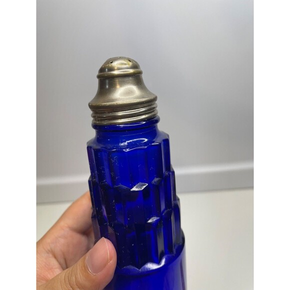 (as is) one Art Deco Ziggurat Hazel Atlas Skyscraper Blue Glass Shaker Cocktail - Picture 5 of 7